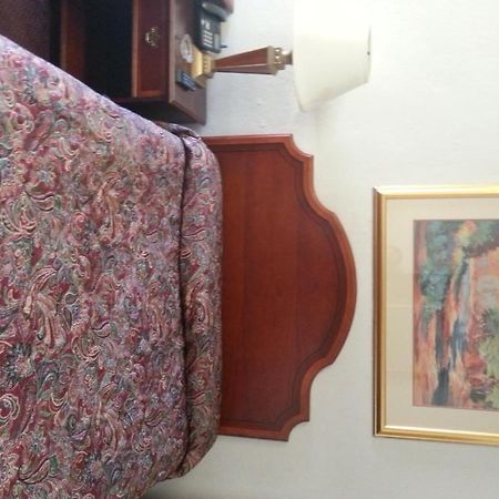 Downtowner Motelプレザントン 部屋 写真